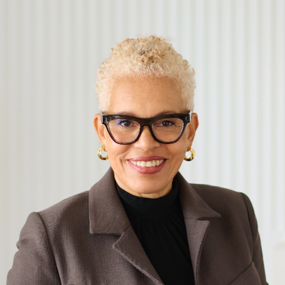 Meet your Posher, Eve